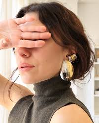 It's my birthday, and part of my celebration is getting ready, feeling  beautiful to celebrate my life. I looove my birthday! I don't know about  you, but I always plan my birthday