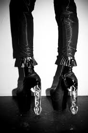 Lady Gaga Wore Dildo Heels on Idol – UPROXX