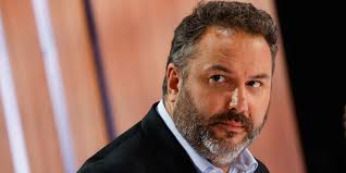 Exclu. Bruce Toussaint vieilli de trente ans pour une émission spéciale de  BFM TV