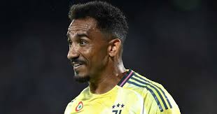 La Juventus ha offerto Danilo al Milan: no secco dei Rossoneri, il motivo