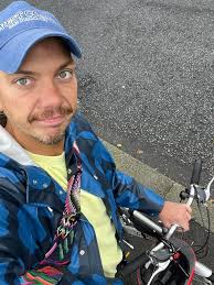 SEEKING BERWICK BASED BIKE SPECIALIST . Hi there, My back tyre keeps  deflating (not a euphemism) and I have no idea why. I own a bicycle, but  don't really know anything about