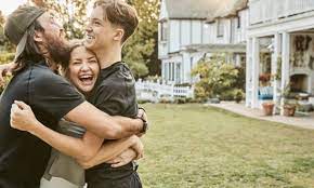 Kate hudson on co parenting 3 kids w 3 different men. Kate Hudson Shares Details Of Unusual Relationship With Son Ryder Hello