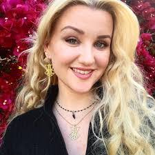 Nikki Blackwell's Instagram, Twitter & Facebook