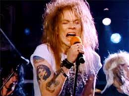 No wonder it's their usual setlist opener (except in the chinese democracy tour, where the eponymous song did the honors) and a mainstay of many sports events. Guns N Roses Welcome To The Jungle Axl Rose Caras Fotografias Antigas