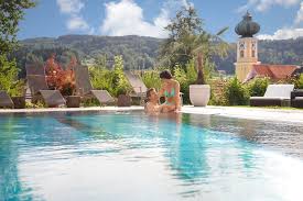 Aussenpool 4 Sterne Wellnesshotels Bayerischer Wald Wellnessurlaub