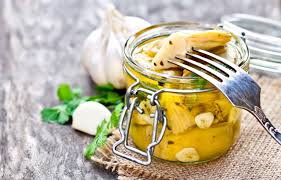 Ottimi come antipasto o come contorno, si prestano per preparare snack e allora, volete provare a preparare i carciofini sott'olio fatti in casa? Ricetta Carciofini Sott Olio Fatti In Casa Gustorotondo
