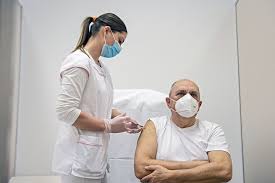 Orvosok, ápolók és az összes többi egészségügyben dolgozó. Gv5ckejqcyfdim