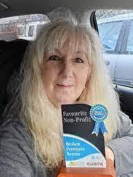 Lori Tkach's Instagram, Twitter & Facebook