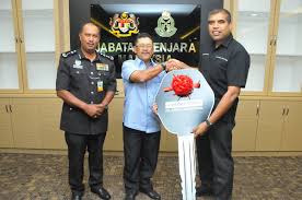 Let me take this opportunity to introduce my company, ag global ppe (m) sdn bhd. Penjara Malaysia On Twitter Majlis Penyerahan Kenderaan Van Weststar Maxus V80 Oleh Global Komited Sdn Bhd Kepada Jabatan Penjara Azisjamman Alwi Ibrahim59 Kdnputrajaya Kppenjara Hjzulkifliomar Alnassif Https T Co Wlwlygr0sm