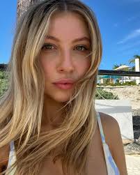 Natalie Leavitt's Instagram, Twitter & Facebook