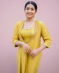 Navya Nair - Photos, Videos, Birthday, Latest News, Height In Feet -  FilmiBeat