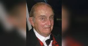 Jo Tobin's Instagram, Twitter & Facebook