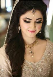 Pakistani Engagement Makeup With Off White Bridal Dress Pakistani Bridal Makeup Pakistani Bridal Hairstyles Bridal Hair And Makeup