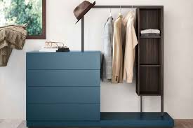 Da die garderobe mit das erste ist, was sie und ihre gäste beim betreten der wohnung sehen, ist entscheiden sie sich für ein set aus einer garderobenleiste und einer schmalen kommode, die in. Exklusive Garderobenkleiderstangen Fur Die Diele Livvi De