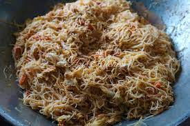 Haa kali ni, saya share satu menu yang one of kegemaran saya. Mee Hoon Goreng Sedap Dan Mudah Azie Kitchen