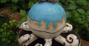 Gartenfiguren Octopus Harry Ein Designerstuck Von Tongestalten Bei Dawanda Topferarbeiten Tonskulpturen Lustige Figuren