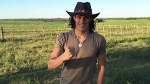 Edinson Cavani: entre el futbol y su vida en su estancia de más de 1.000  hectáreas en Salto - De Frente al Campo