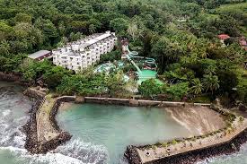 Bahkan tahun ini, ada beberapa wisatawan mancanegara mulai melirik tempat ini dan. Hawaii Resort Family Suites Anyer Indonesia Ulasan Perbandingan Harga Hotel Tripadvisor