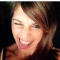 Laura Moes's Instagram, Twitter & Facebook