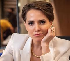 Todas As Flores': acessórios de grifes dão ar luxuoso às personagens de  Regina Casé e Leticia Colin