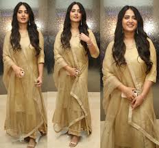 Anushka shetty h0t and $exy look in pink colored transparent saree dress photos. Keeping It Simple High Heel Confidential