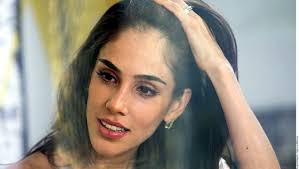 Sandra echeverria featuring marc anthony. Sandra Echeverria Niega Problemas Con Su Productora Carmen Armendariz