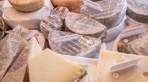 Photo Carrefour rappelle partout en France un fromage contaminé par la ...
