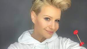 Warszawski taksówkarz jurek kiler jest wyróżniony przez komisarza rybę jako najpoważniejszy płatny morderca i siada za. Malgorzata Kozuchowska Galeria Zdjecie 4