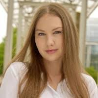 Kimberly Markowski's Instagram, Twitter & Facebook