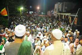 Atas teks nya membantu bgt untuk baca sholawat nm ,jadi ga salah ucap dah b) (y) balas hapus. Lirik Robbi Faj Alna Minal Akhyar Syubbanul Muslimin Download Mp3 Demen Sholawat