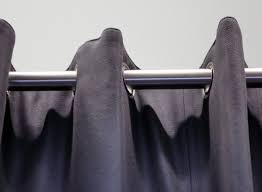 Mit einem windfang für den eingangsbereich gewinnen sie komfort und zusätzliche fläche hinzu. Turvorhang Als Windfang Fur Eingange Metall Werk Zurich Ag