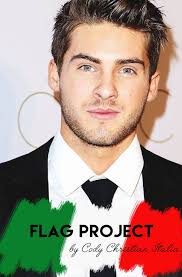 ♛ —— NEW Cody insieme Scott Benzing, Chris Roark e un altro suo collega  dietro le quinte di "All American". chrisroark_ [instagram]