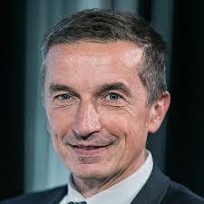 Thea Larsen (@thealarsen6)