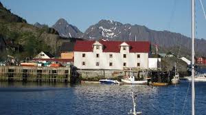 Nutzen sie dazu das kontaktformular. Das Weisse Haus Am Marinepollen Picture Of Lofoten Rorbuer Svolvaer Tripadvisor