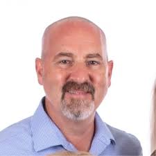 I challenged my CSS, Aryanna this past Black Friday to have empty,  sparkling clean counters so we could WOW our customers while they cashed  out. Each time I went to check in