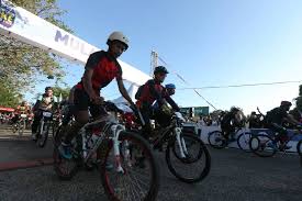 Pakai pakaian yang cerah iii. Acara Berbasikal Lasak Kembali