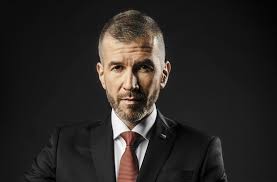 My jsme v tom fakt nevinně! Ponizuje Vyznamenane Stezuje Si Hrad Rediteli Ct Na Moderatora Zelezneho Idnes Cz