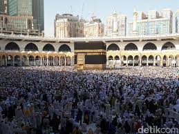 Kemandirian belajar merupakan tuntutan utama siswa dalam belajar supaya siswa dapat menyelesaikan tugas, percaya dengan kemampuan sendiri, dan tidak bergantung pada orang lain. Sejarah Pembangunan Kakbah Di Masjidil Haram Tempat Suci Umat Islam