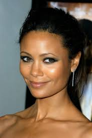 African Super Woman Thandie Newton Born In Zambia Zimbabwe London Black Beauty Women Thandie Newton Girl Hairstyles