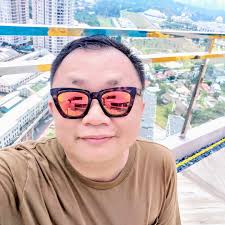 Sidney Kan's Instagram, Twitter & Facebook