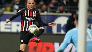 Eine auszeichnung, die nicht nur deine fußballerischen fähigkeiten abfeiert, sondern auch deine persönlichkeit. Ex Vfb Spieler Filip Kostic Eintracht Hat Mich Ins Leben Zuruckgeholt Fussball Stuttgarter Zeitung