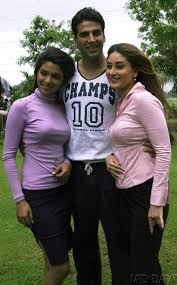 Priyanka Chopra With Akshay Kumar And Kareena Kapoor Bollywood Fashion Bollywood Girls Bollywood Celebrities Bollywood Actress Hot