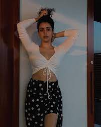 Sanya Malhotra Flaunts Toned Figure In Sexy Outfits, Take A Look At Her  Hottest Pics - News18