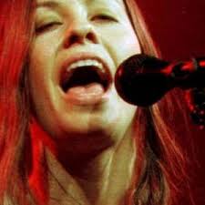 Danielle Durack Details Her New Album 'No Place'—and Her Two Perfect  Breakup Playlists