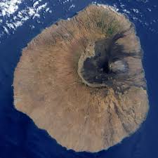 Ancient Volcano Collapse Caused A Tsunami With An 800 Foot Wave Tsunami Waves Volcano Cape Verde Islands