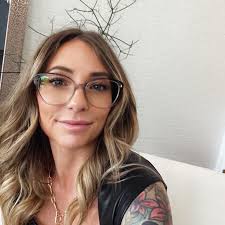 Does anyone know of any good hair salons for a blow out that are alt  friendly?