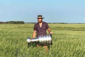 Holtby, who turns 32 on sept. Capitals Braden Holtby Realizes Lifelong Dream Brings Stanley Cup Home To Saskatchewan Nova Caps