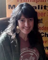 Beth Ayers's Instagram, Twitter & Facebook