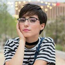 Simak inspirasi model rambut pria korea yang digilai para wanita sekilas potongan rambut the dandy sedikit serupa dengan the two block. Gaya Rambut Untuk Si Kacamata Merahputih