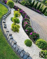 The owner juan martinez has 30 years of. Pin By Mary Martinez On Kerteszkedes Courtyard Landscaping Easy Landscaping Front Yard Landscaping